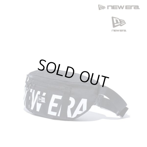 画像1: NEW ERA ( ニューエラ ) - ウエストバッグ 2L プリントロゴ ブラック × ホワイト (1)