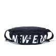 画像3: NEW ERA ( ニューエラ ) - ウエストバッグ 2L プリントロゴ ブラック × ホワイト (3)
