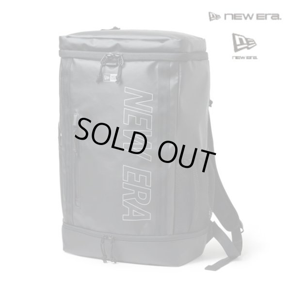 画像1: NEW ERA ( ニューエラ ) - ボックスパック 32L TPU プリントロゴ アウトライン ブラック × リフレクトシルバー (1)
