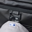 画像5: NEW ERA ( ニューエラ ) - ボックスパック 32L TPU プリントロゴ アウトライン ブラック × リフレクトシルバー (5)