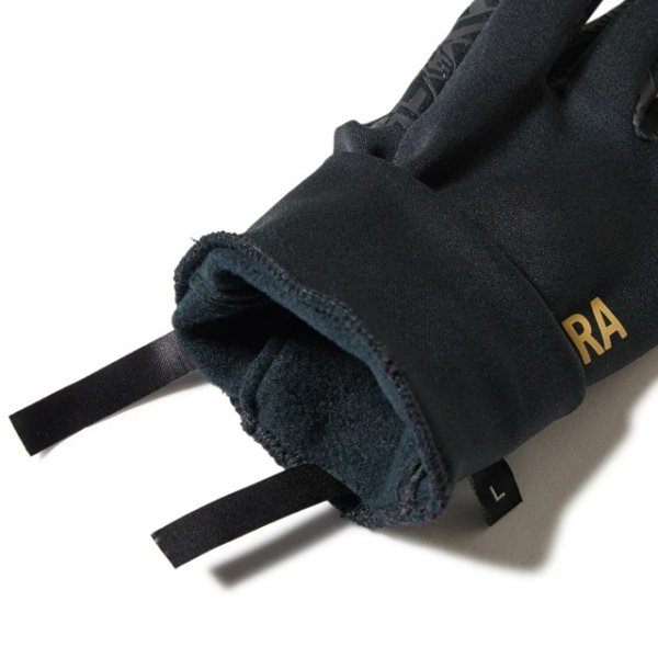 画像3: NEW ERA ( ニューエラ ) - イータッチ フリース ウォーマーグローブ ブラック/ゴールド FW25 (3)