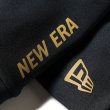 画像5: NEW ERA ( ニューエラ ) - イータッチ フリース ウォーマーグローブ ブラック/ゴールド FW25 (5)