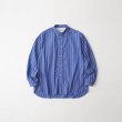 画像2: White Mountaineering ( ホワイトマウンテニアリング )  -  MID GUSSET SLEEVE STRIPE BUTTON SHIRT  ( WM2571117 ) (2)