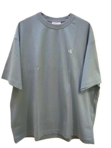 画像2: CALVIN KLEIN JEANS (カルバンクラインジーンズ) - Tシャツ - アーカイブロゴ リラックスクルーネックTシャツ [JUNG KOOK / ジョングク着用商品] (2)