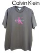 画像1: CALVIN KLEIN JEANS (カルバンクラインジーンズ) - ショートスリーブモノグラムプリントTシャツ SS HERO MONO LOGO TEE 20S [ロウン、ミンギュ着用商品] (1)