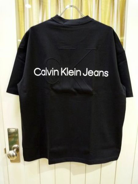 画像1: CALVIN KLEIN JEANS (カルバンクラインジーンズ) - ショートスリーブユニセックスエンボスロゴTシャツ (1)