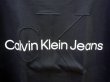 画像15: CALVIN KLEIN JEANS (カルバンクラインジーンズ) - ショートスリーブユニセックスエンボスロゴTシャツ (15)