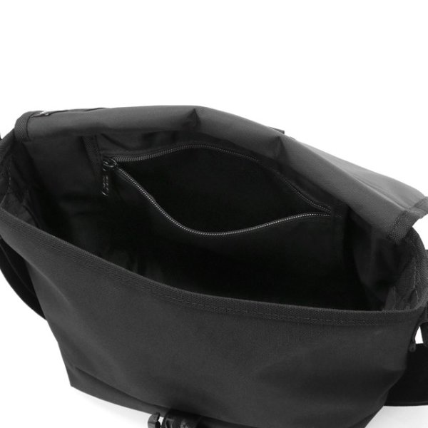 画像9: Manhattan Portage (マンハッタンポーテージ) - Pacific Nylon Messenger Bag JR Flap Zipper Pocket W/Divider (9)