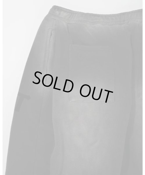 画像9: SUPERTHANKS (スーパーサンクス) - Sun faded Flocky print Sweat Side-tuck Wide Pants (9)