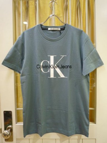 画像1: CALVIN KLEIN JEANS (カルバンクラインジーンズ) - モノグラムロゴ T シャツ (ジョングク着用商品) (1)