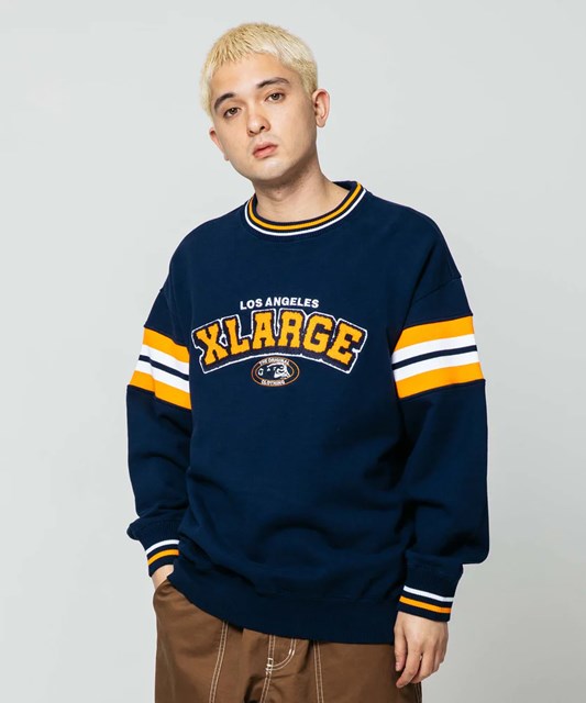 XLARGE ( エクストララージ ) - STRIPED SLEEVE TEAM LOGO CREWNECK