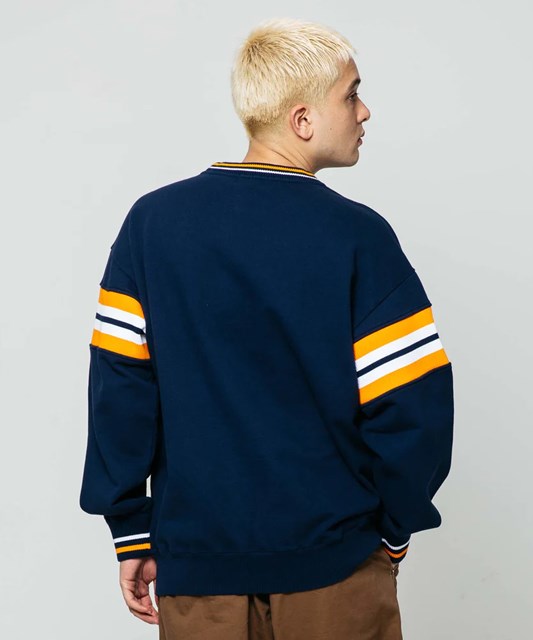 XLARGE ( エクストララージ ) - STRIPED SLEEVE TEAM LOGO CREWNECK